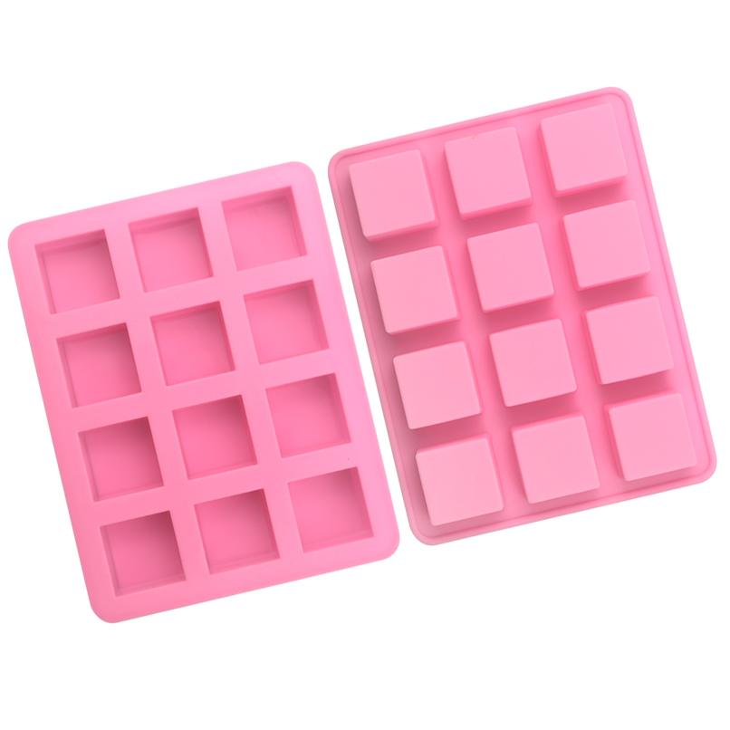 Square molds for outlet baking