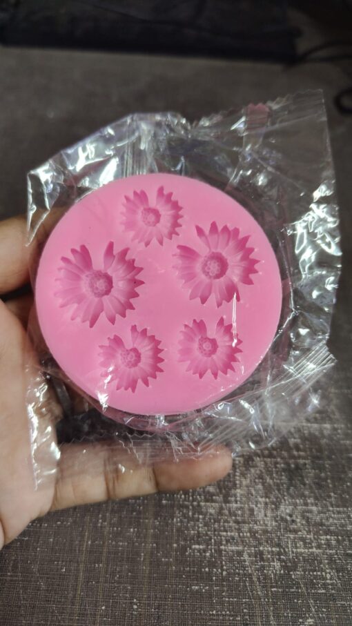 5 cavity mini daisy flower Silicone Mold